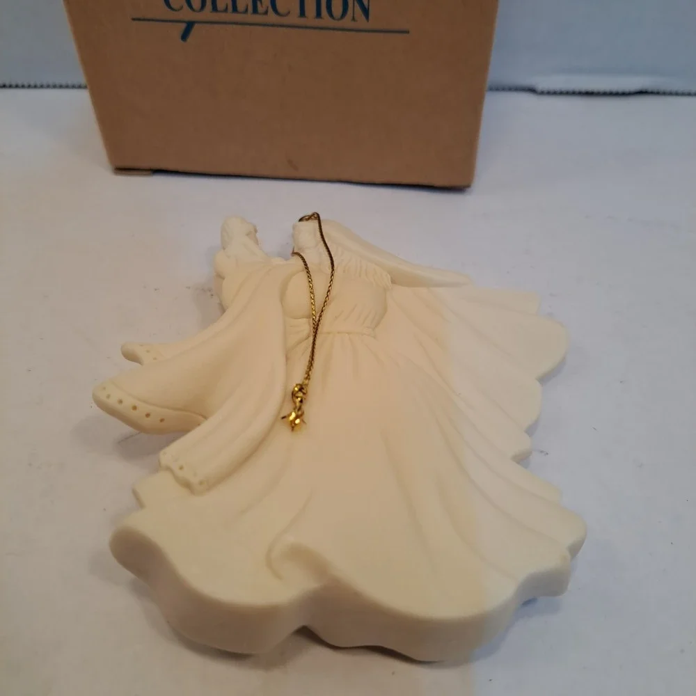 Avon Gift Collection Vintage Cream Stoneware Angel Baby Christmas Tree Ornament